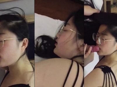 Em gái đeo kính dâm mặc bộ đồ lưới nữa thì anh chịu sao đây